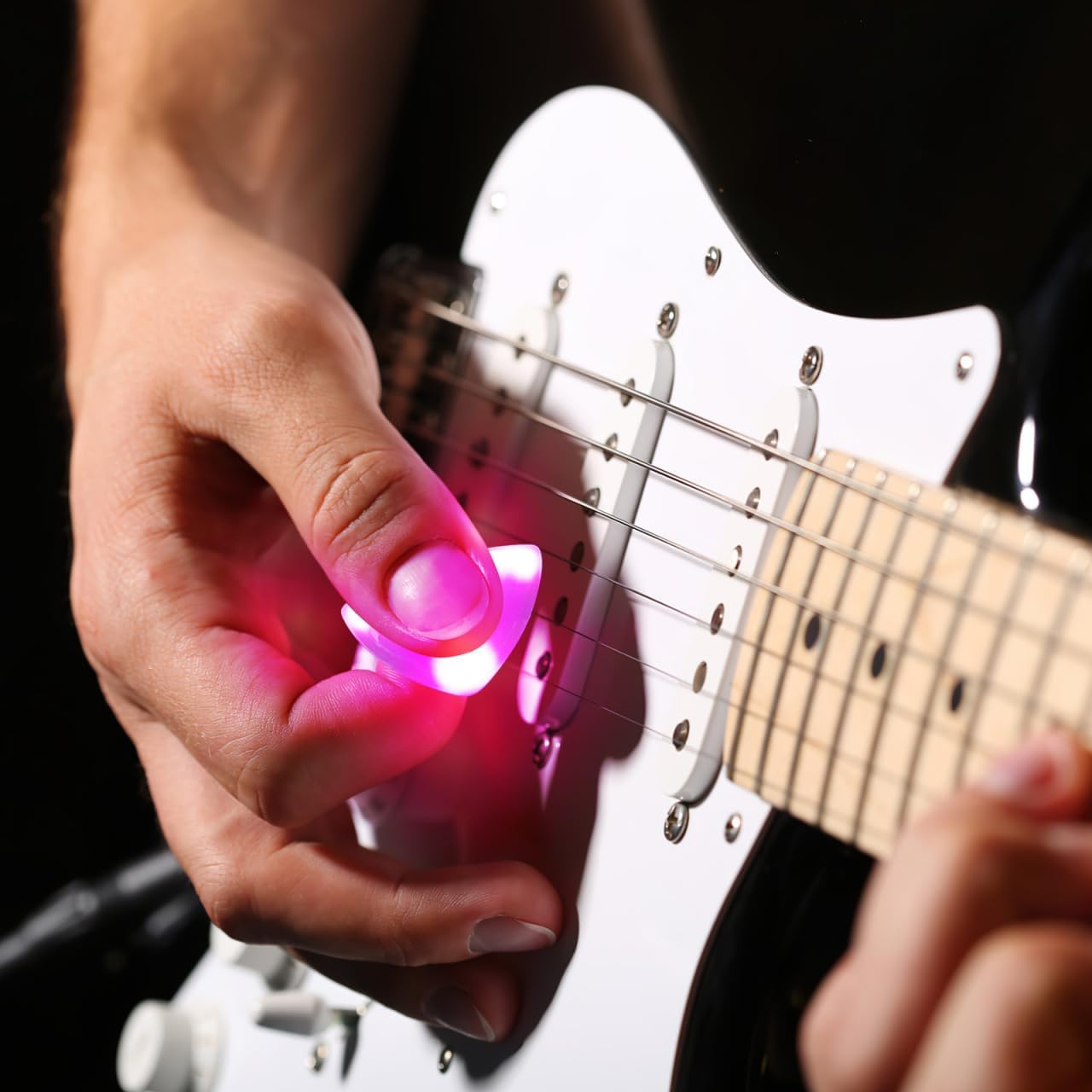 Glowing Guitar Pick: Lightweight Colourful Illuminated Picks for Acoustic & Electric Guitar