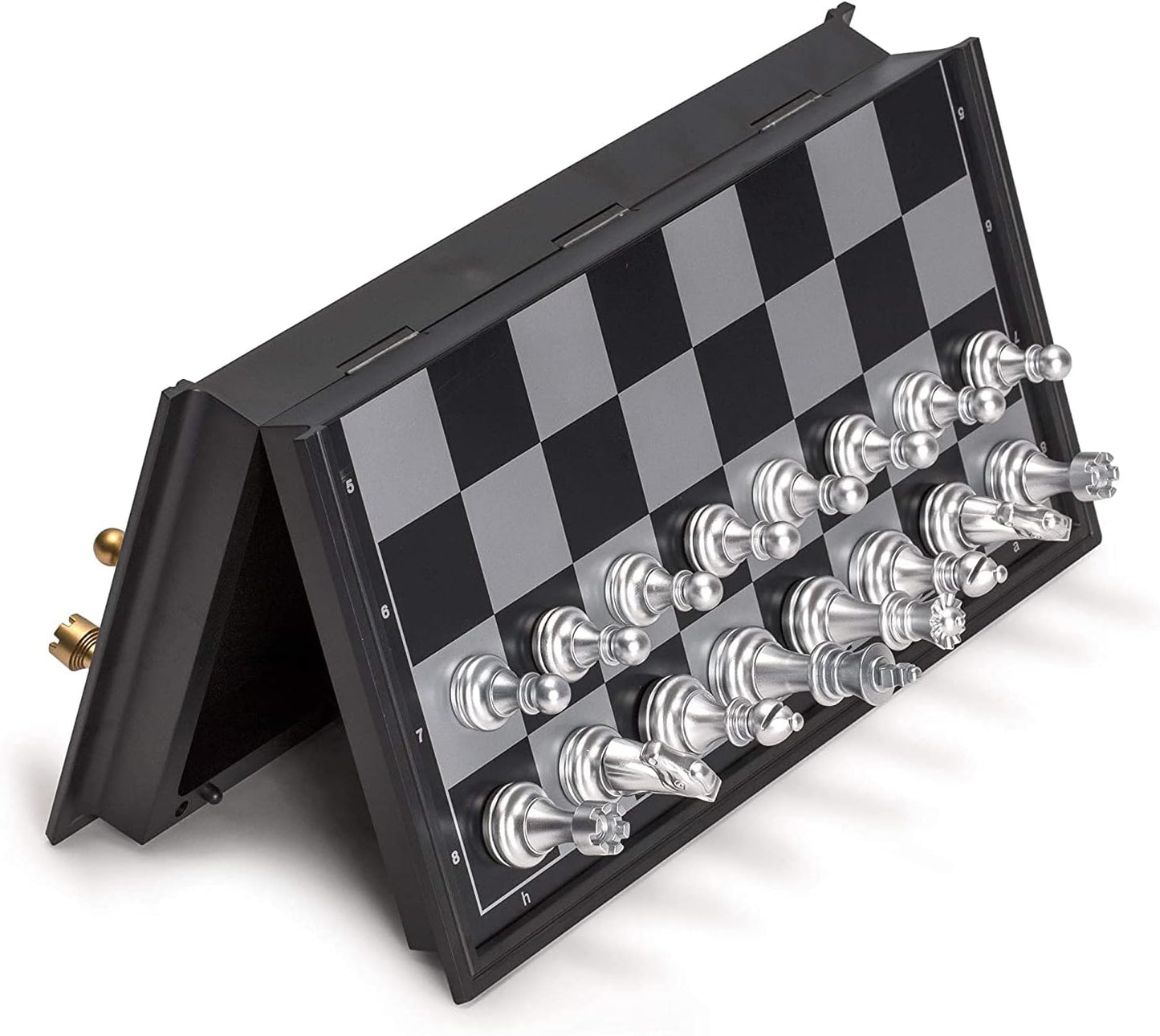 Magnetic folding chess set