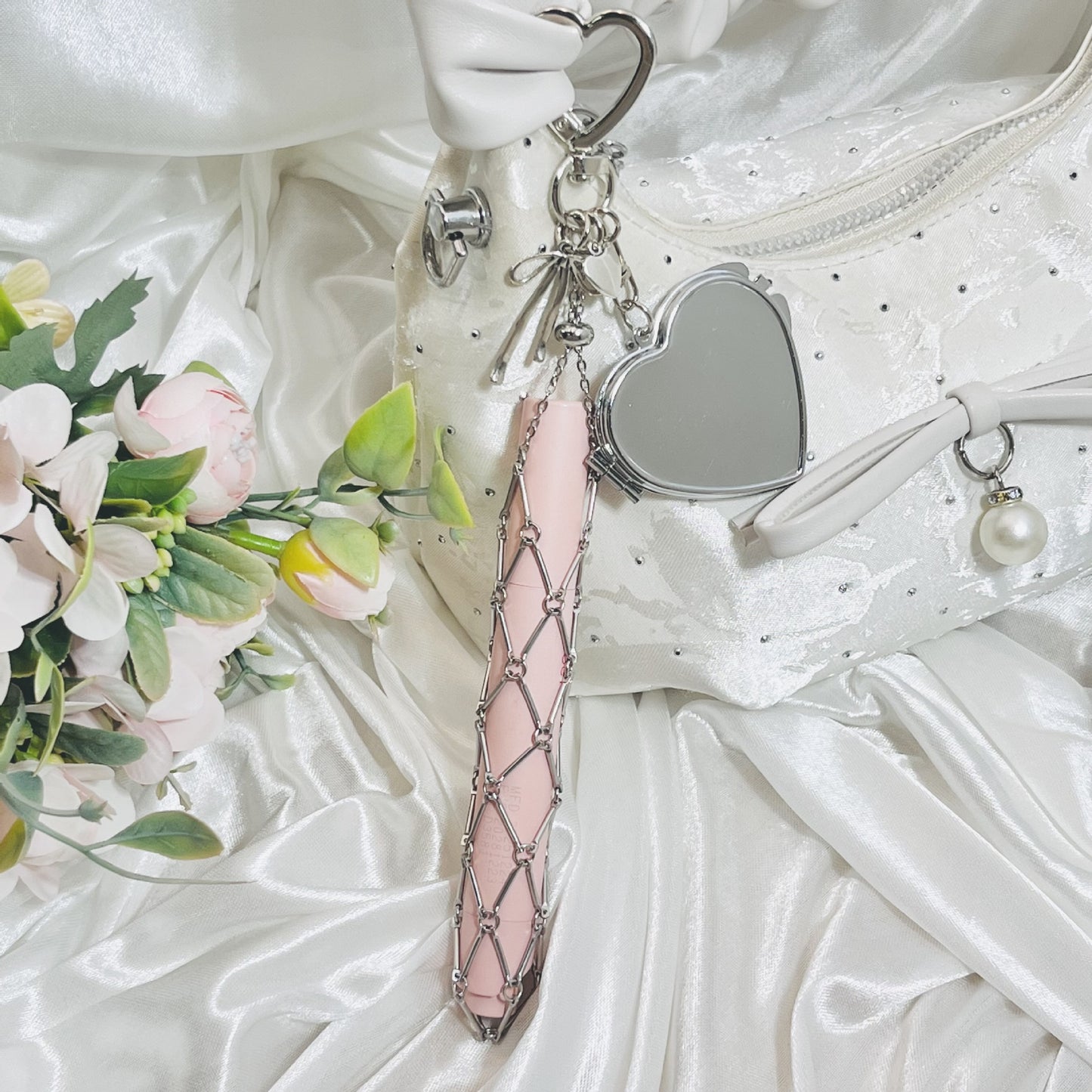 2Pcs Lip Gloss Storage Keychain — Features a Mirror and a Cute Bow Charm